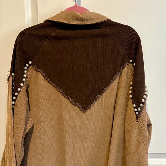 Lightweight shacket - Picture 2 of 3